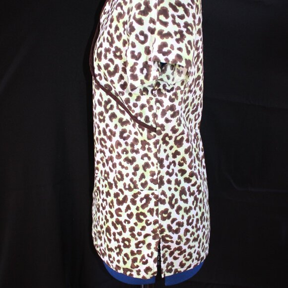SB Scrubs Women's V-Neck Green Brown Animal Print V-Neck Scrub Top Size XS - Picture 8 of 11